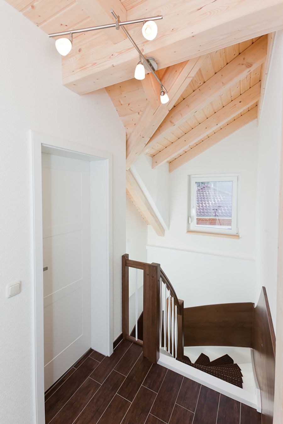 Deckenbalken aus Holz