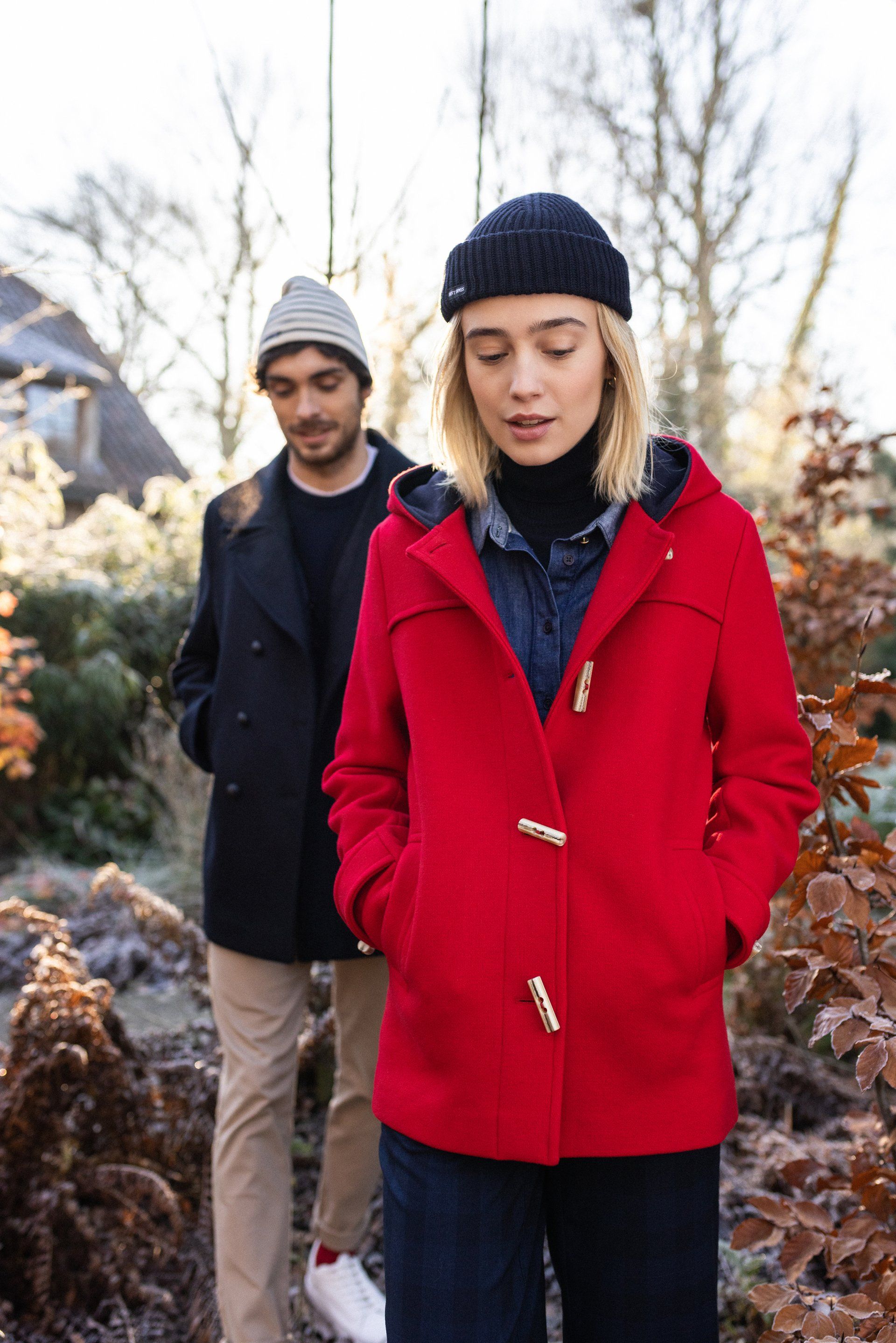 Manteaux et bonnets hommes et femmes