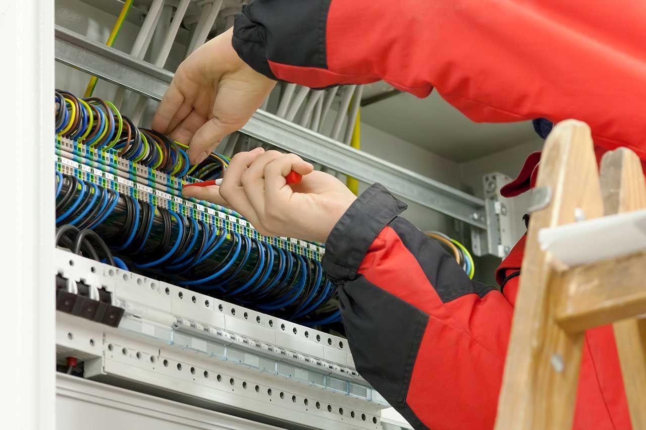 Ηλεκτρολόγοι 24 ώρες Θεσσαλονίκης