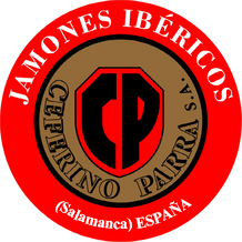 Logotipo de Jamones Ibéricos de Cerrino Parra, de Guijuelo (Salamanca), España. Círculo rojo con detalles marrones y negros.