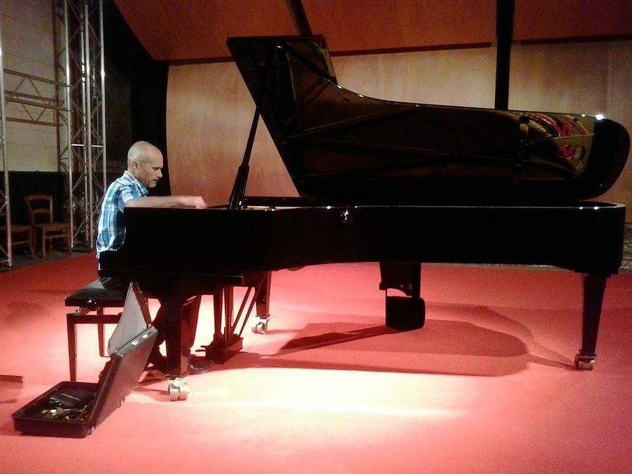 Philippe Pyronnet au musée du piano de Limoux (collection Europiano France) dans l'Aude