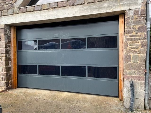 Porte de garage sectionnelle couleur anthracite