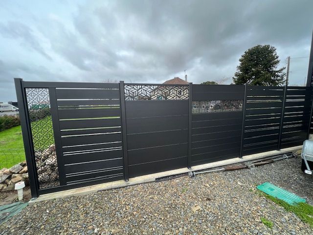 Clôtures décoratives.