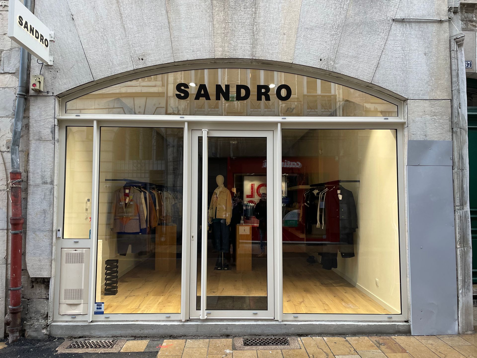 Vitrine d'un magasin de vêtements