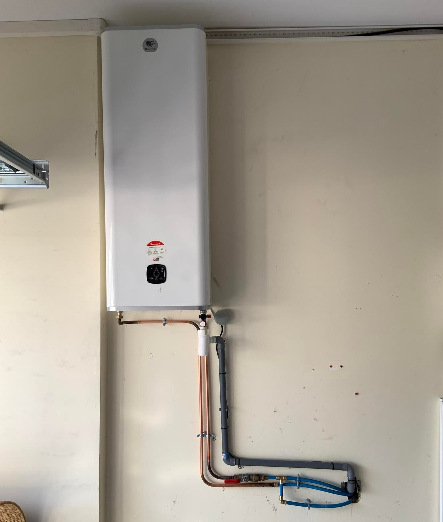 Appareil sanitaire chauffe-eau