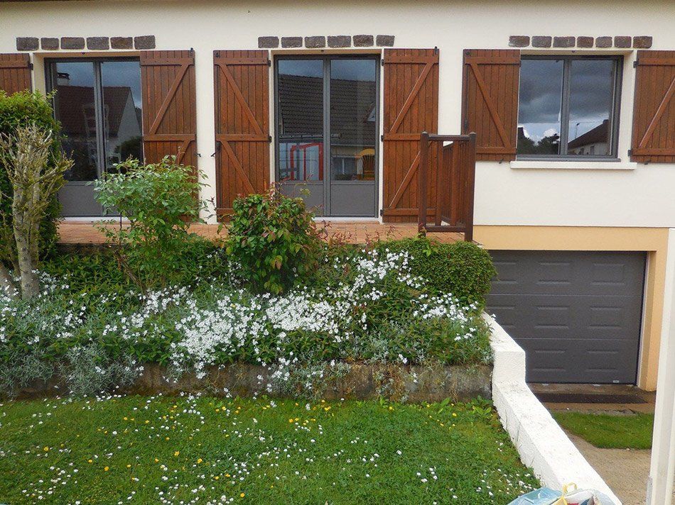 Fenêtres et volets de maison