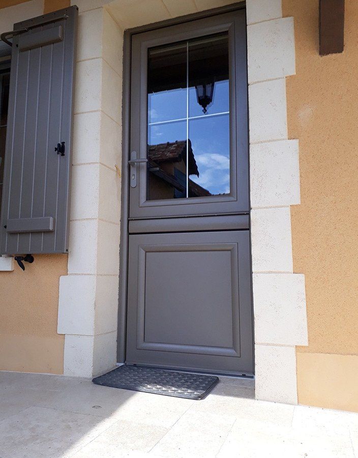 Porte d'entrée peinte