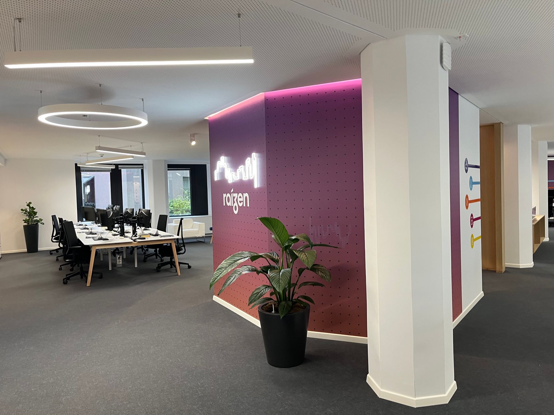 A purple wall with the word mail on it