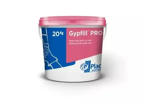 Cubo blanco de yeso Gypsfill PRO con una etiqueta rosa y azul, que incluye un dibujo de una mano aplicando yeso.