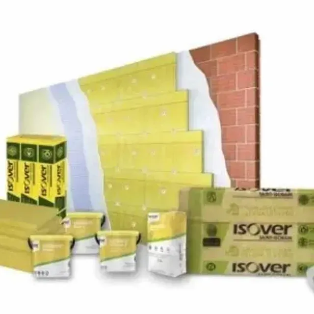 Materiales de aislamiento y sección transversal de pared para construcción, mostrando capas de productos Isover.