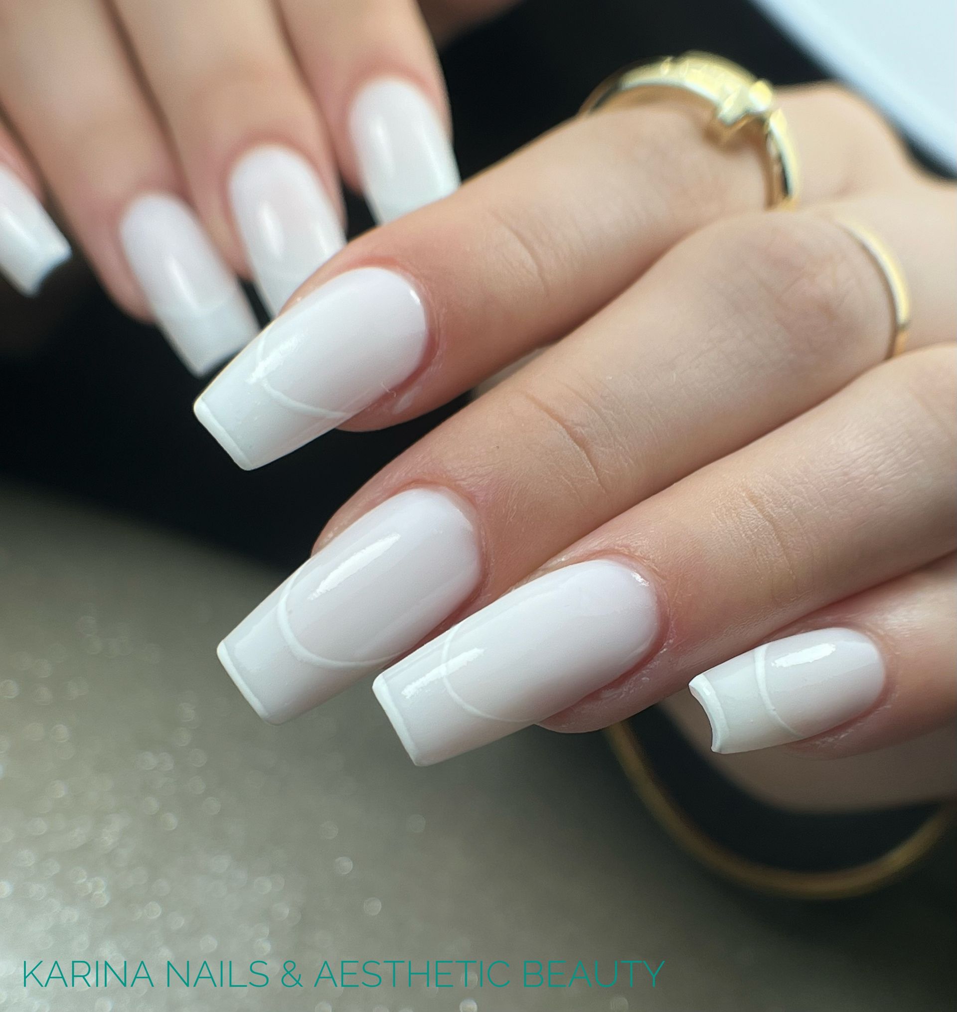  Karina Nails & Aesthetic Beauty kreatives French Nails Weiss modern