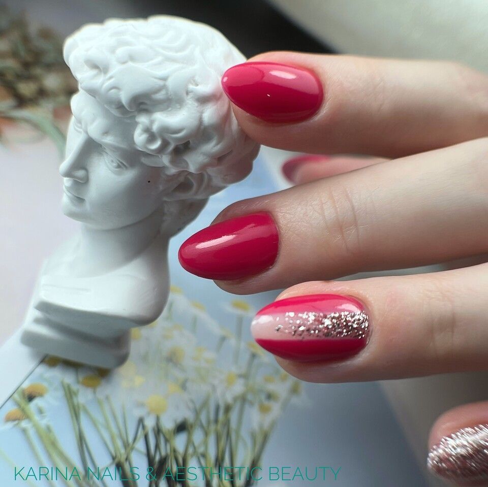 Karina Nails & Aesthetic Beauty Naildesign Rot Glitzer