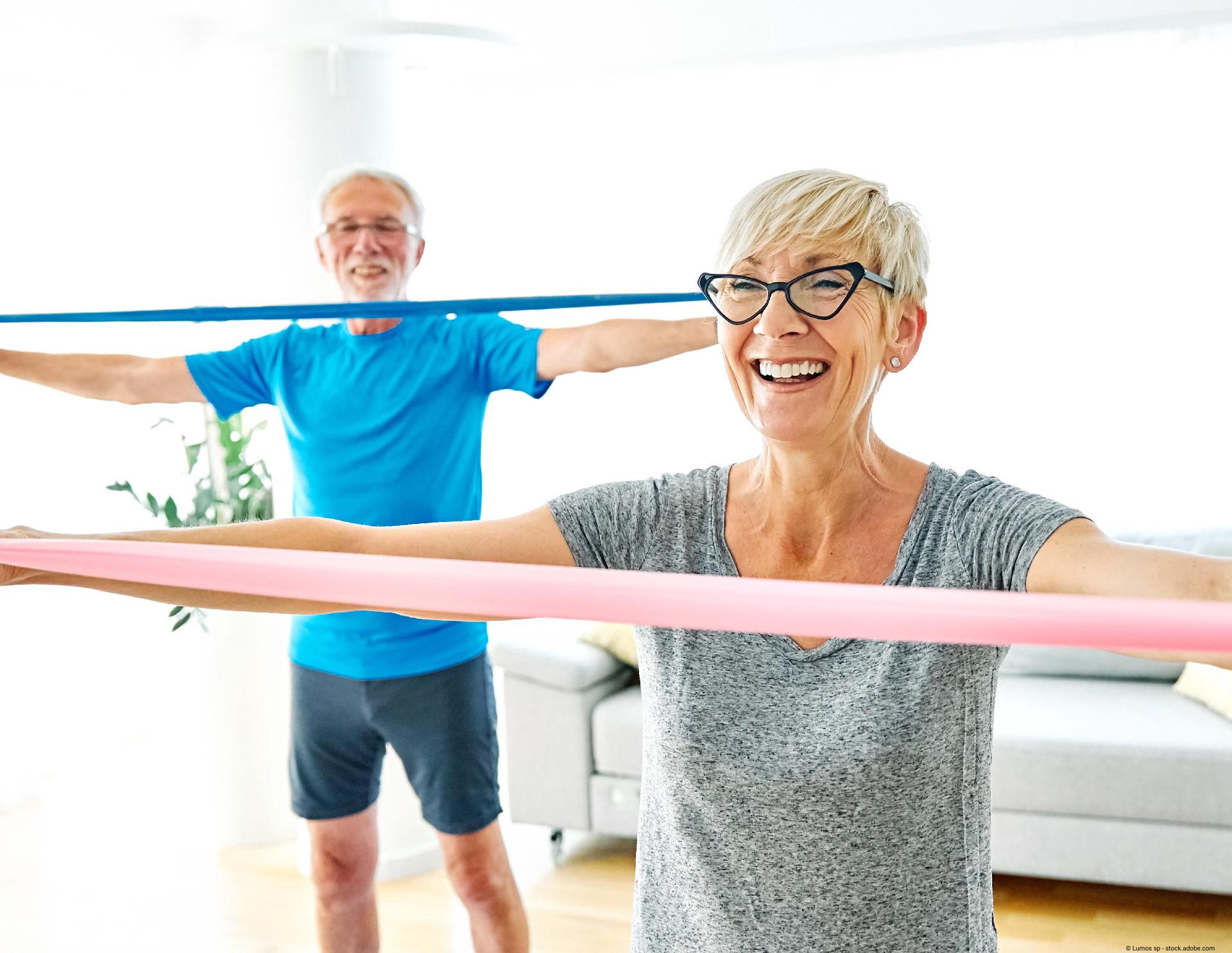 Älteres Paar macht Sport