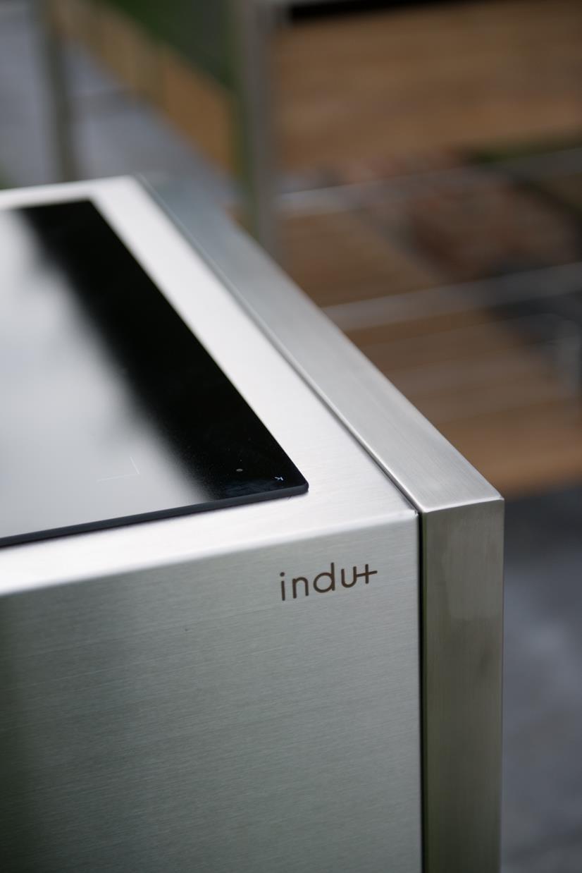 Indu + Trolley d'exception par Isulella Piscine