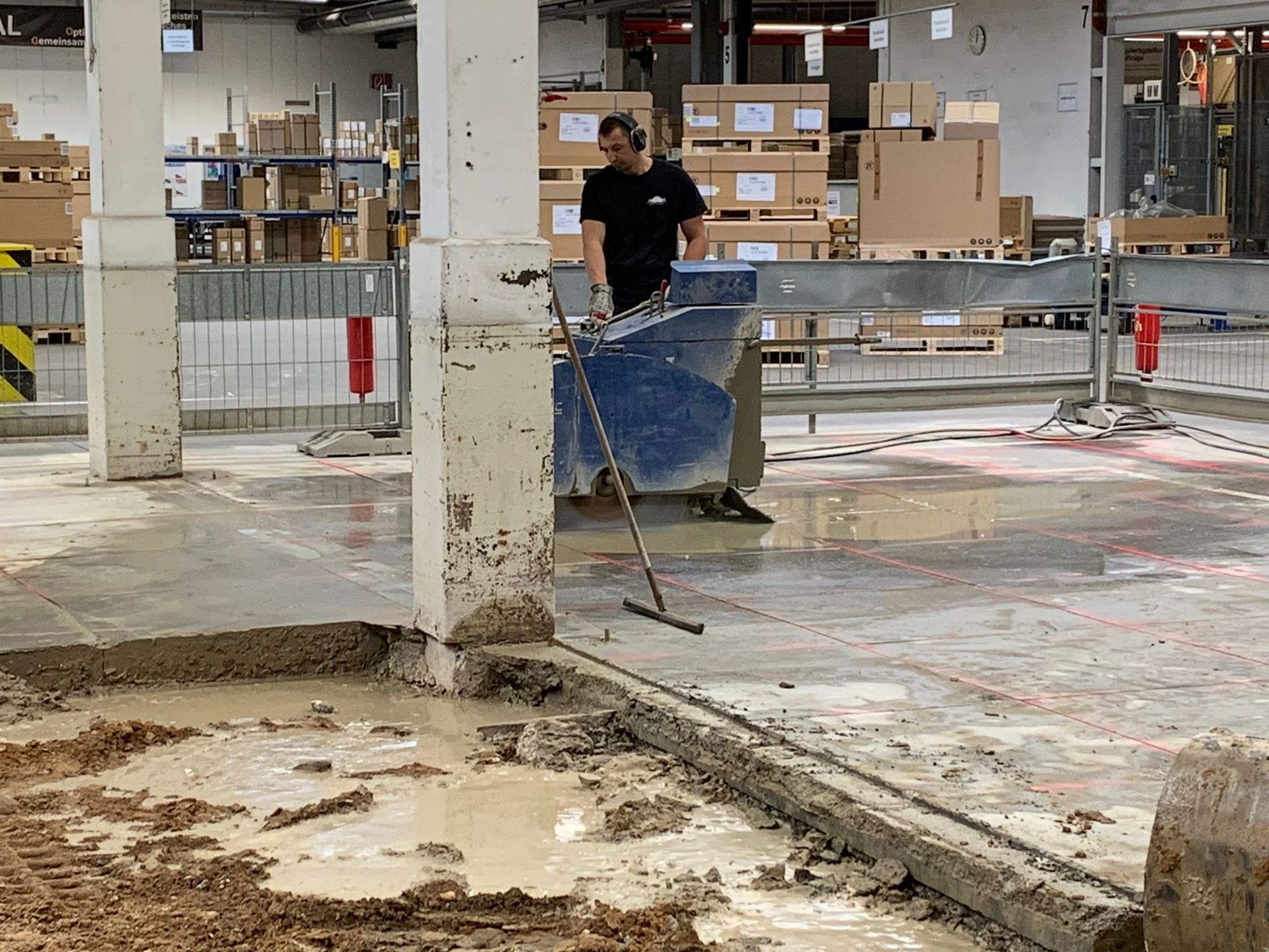 Kontaktieren Sie uns für Kernbohrungen, Wandsägearbeiten und mehr in Kitzingen im Raum Bad Kissingen!
