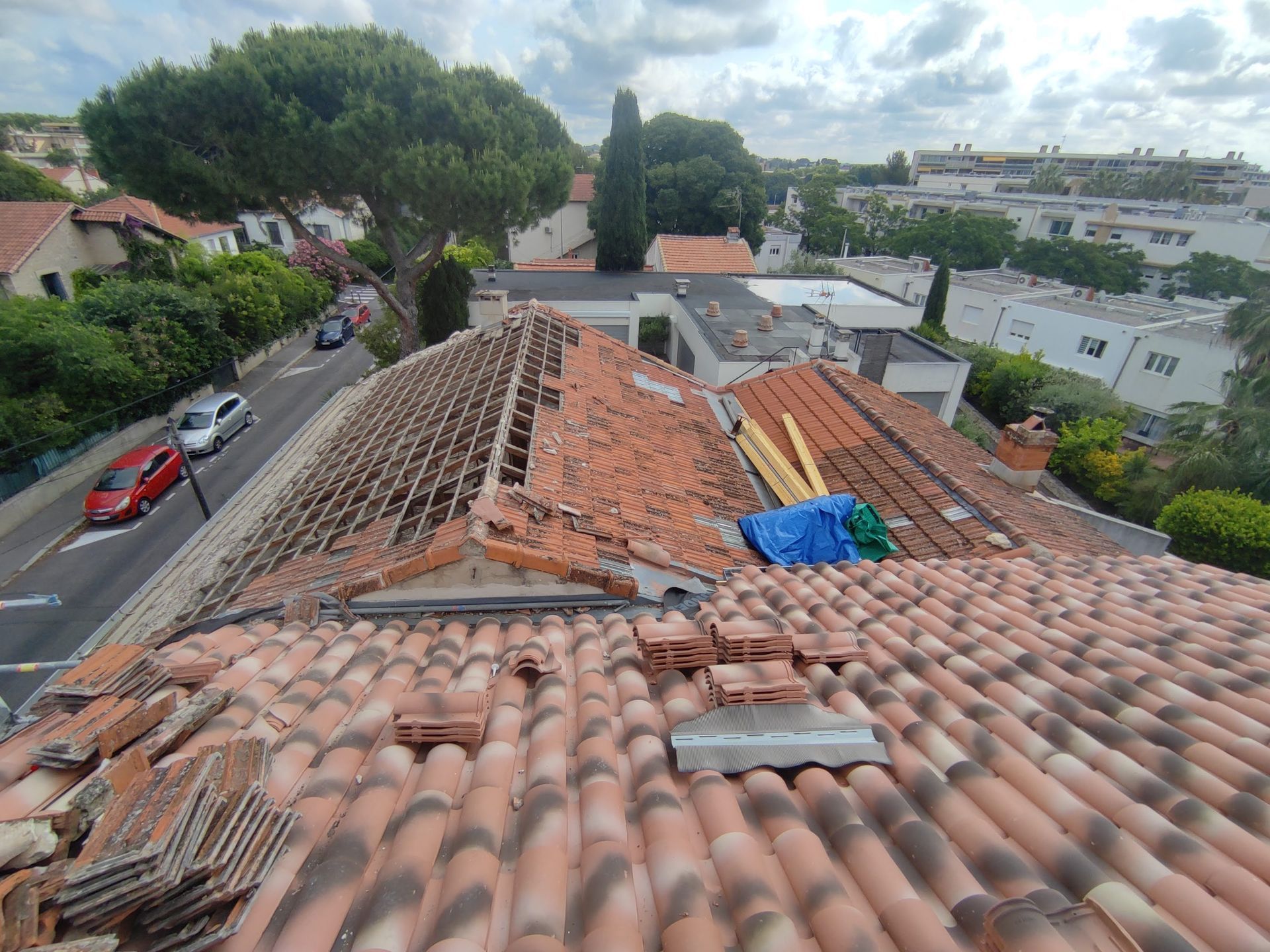 Deux toits vus du haut