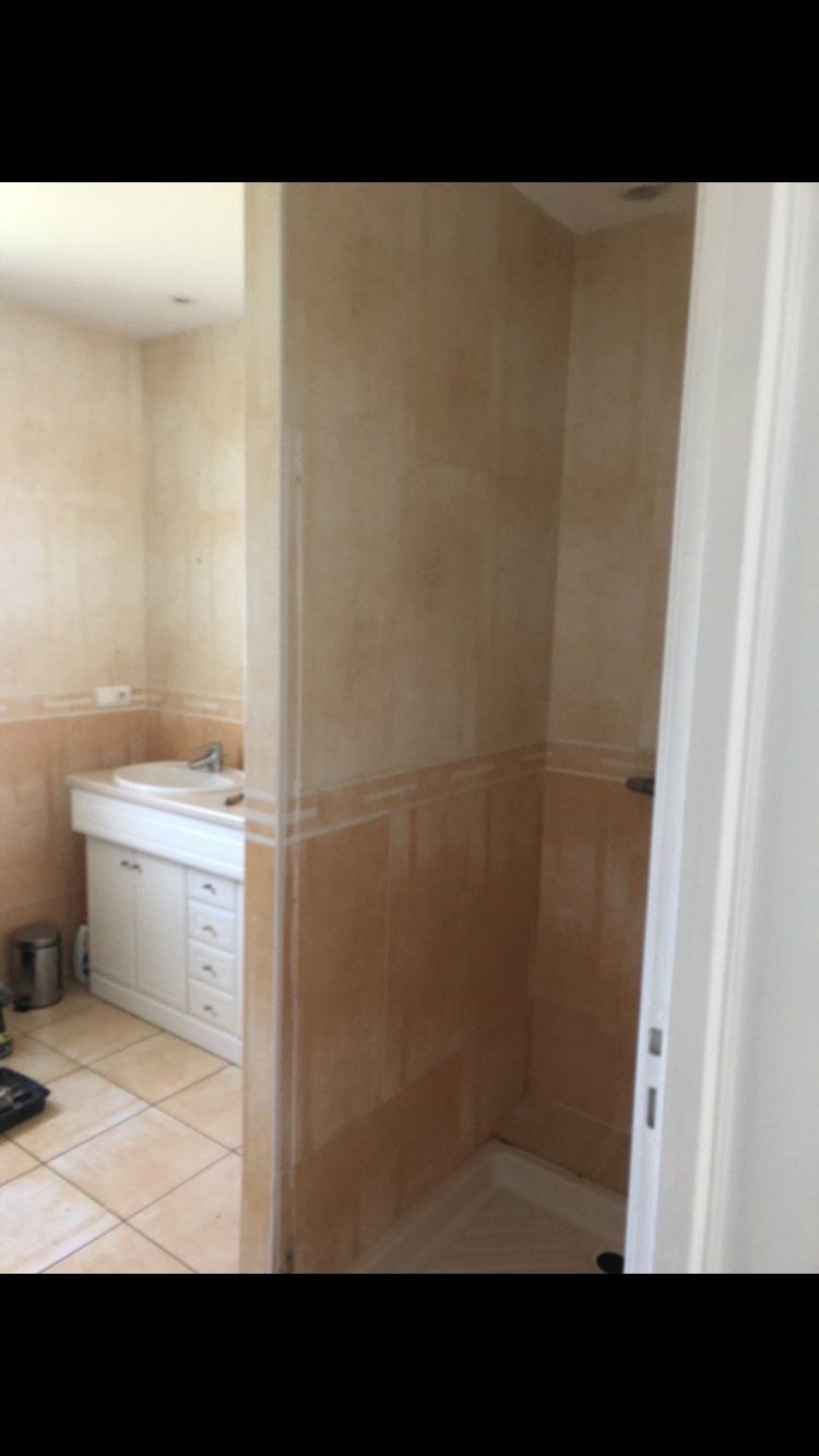 Travaux de salle de bains avant
