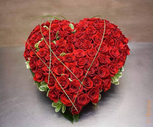 coeur deuil roses rouges