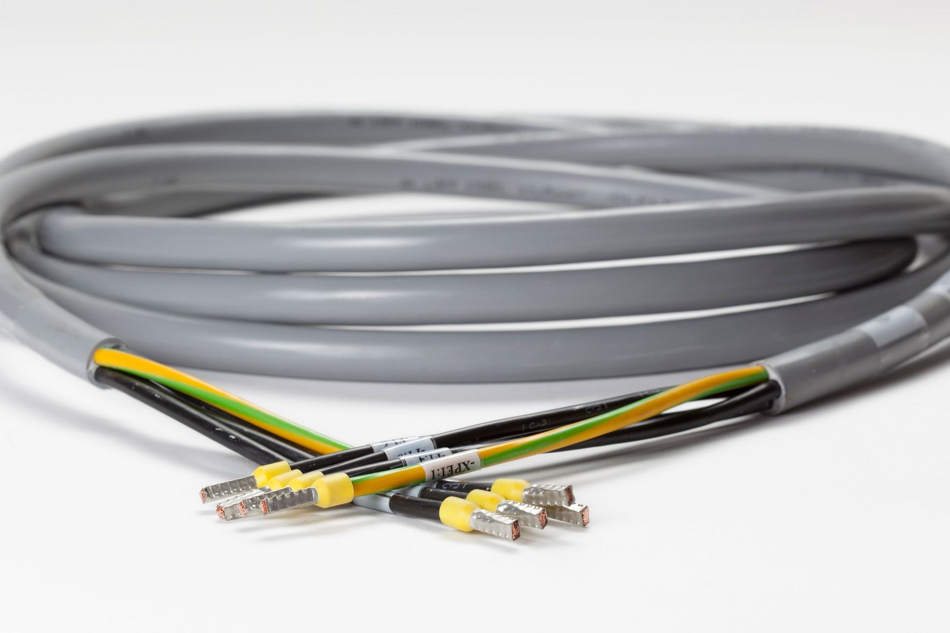 Multimedia Kabel - Multikonf F. Räth