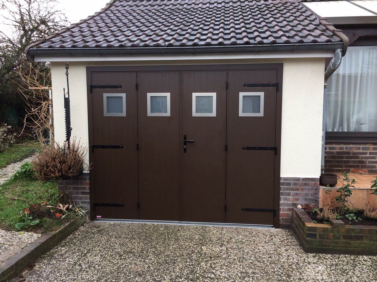 Porte de garage battante