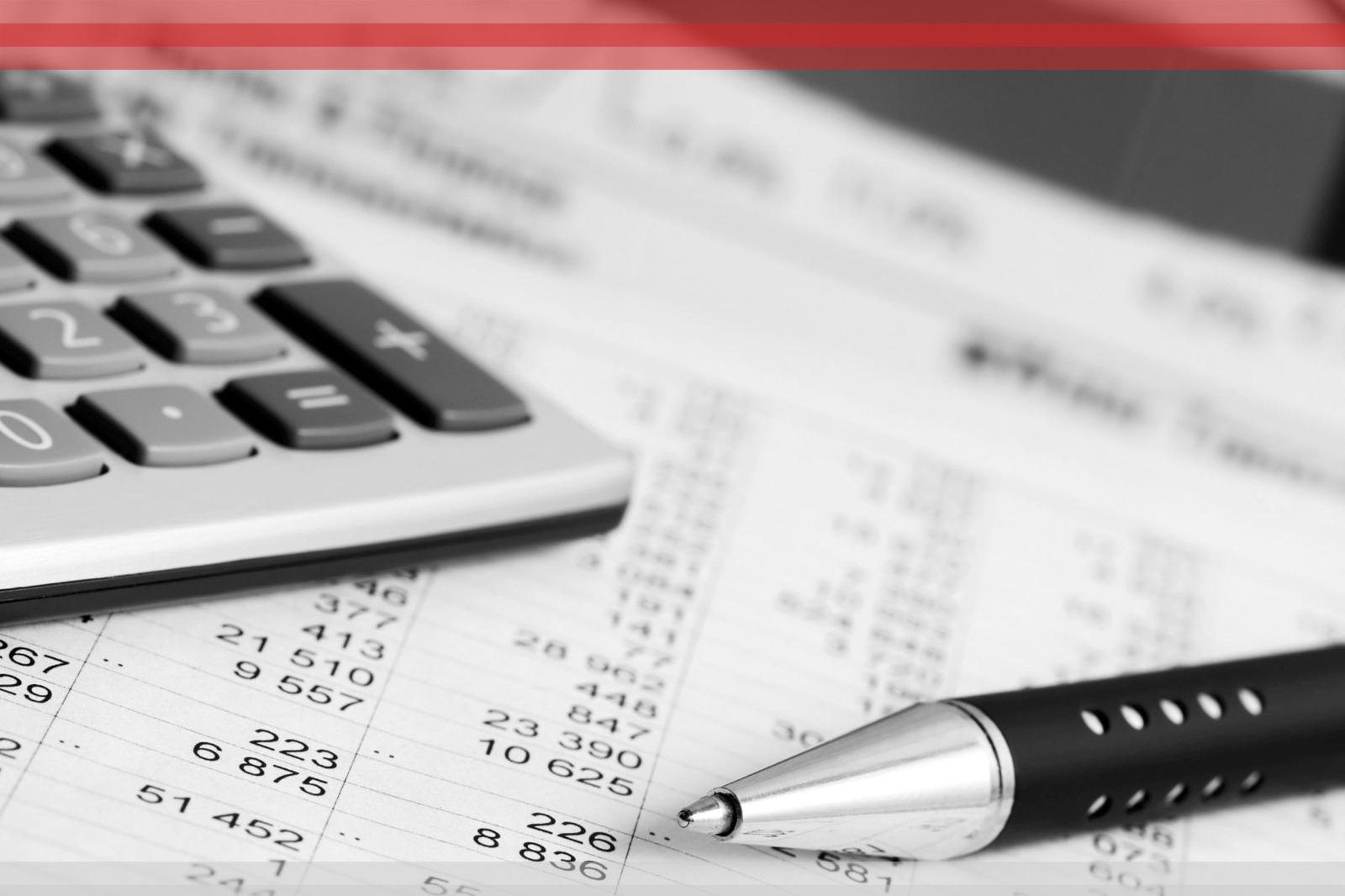 Feuille de comptabilité en cours de complétion