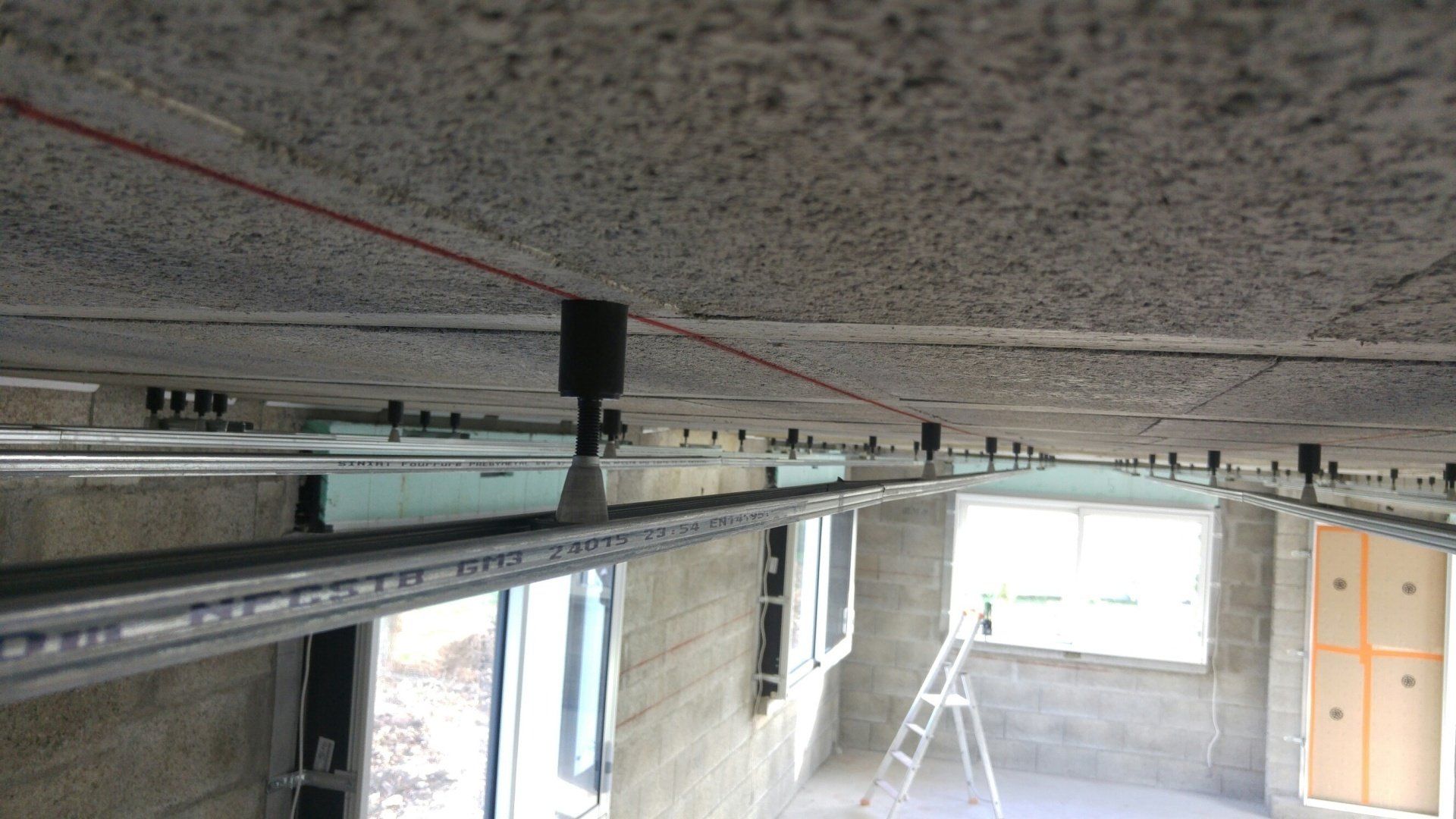 Pose d'ossature métallique