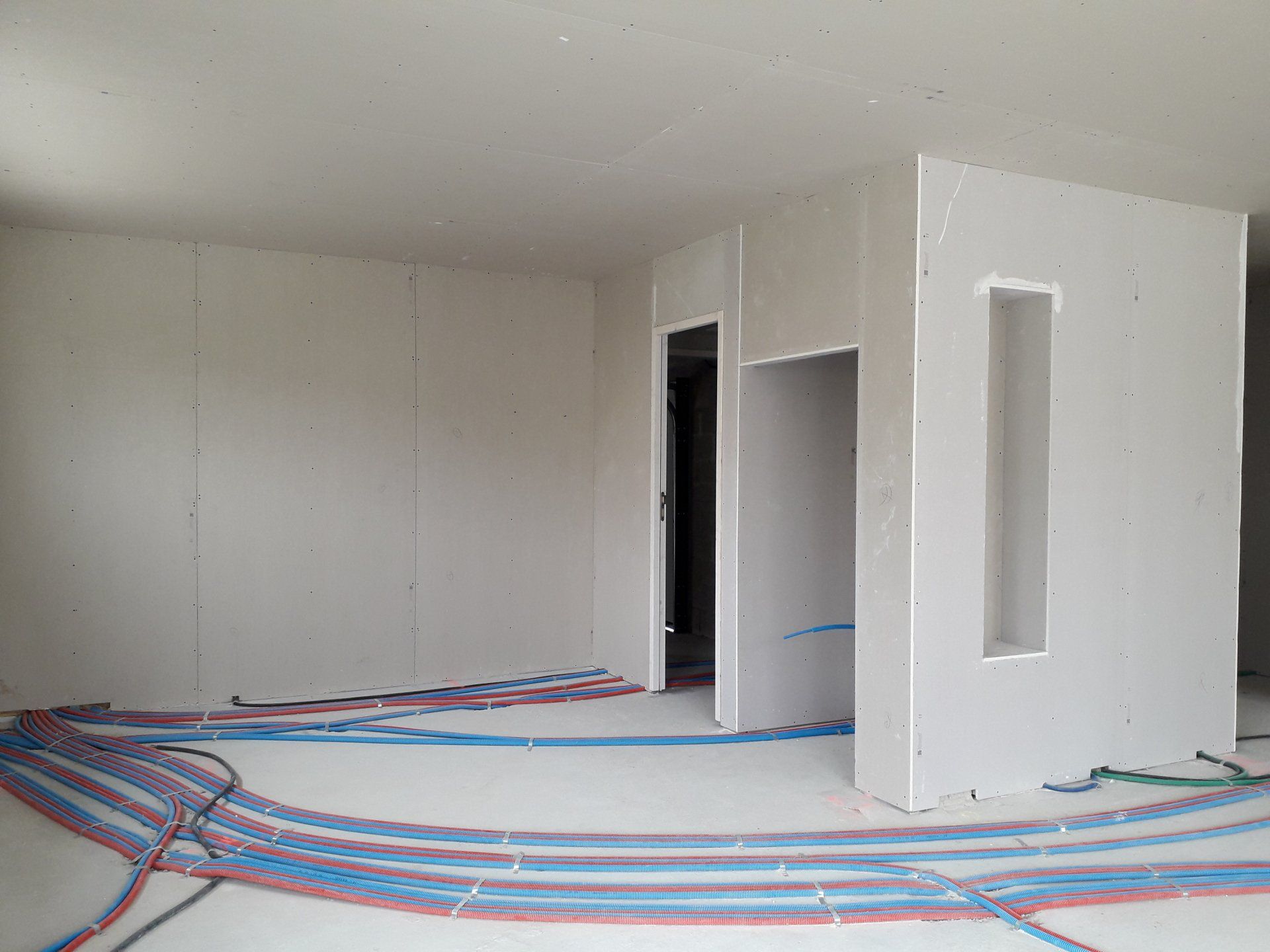 Pose de cloisons pour construction neuve