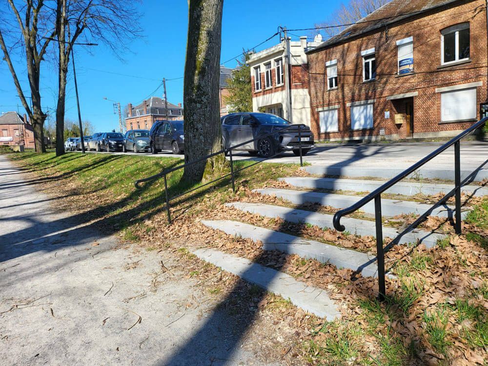 Escalier avec rambardes