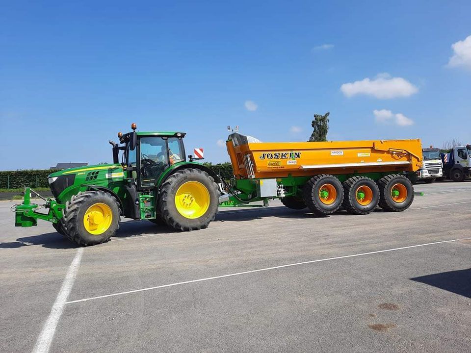 Tracteur avec benne