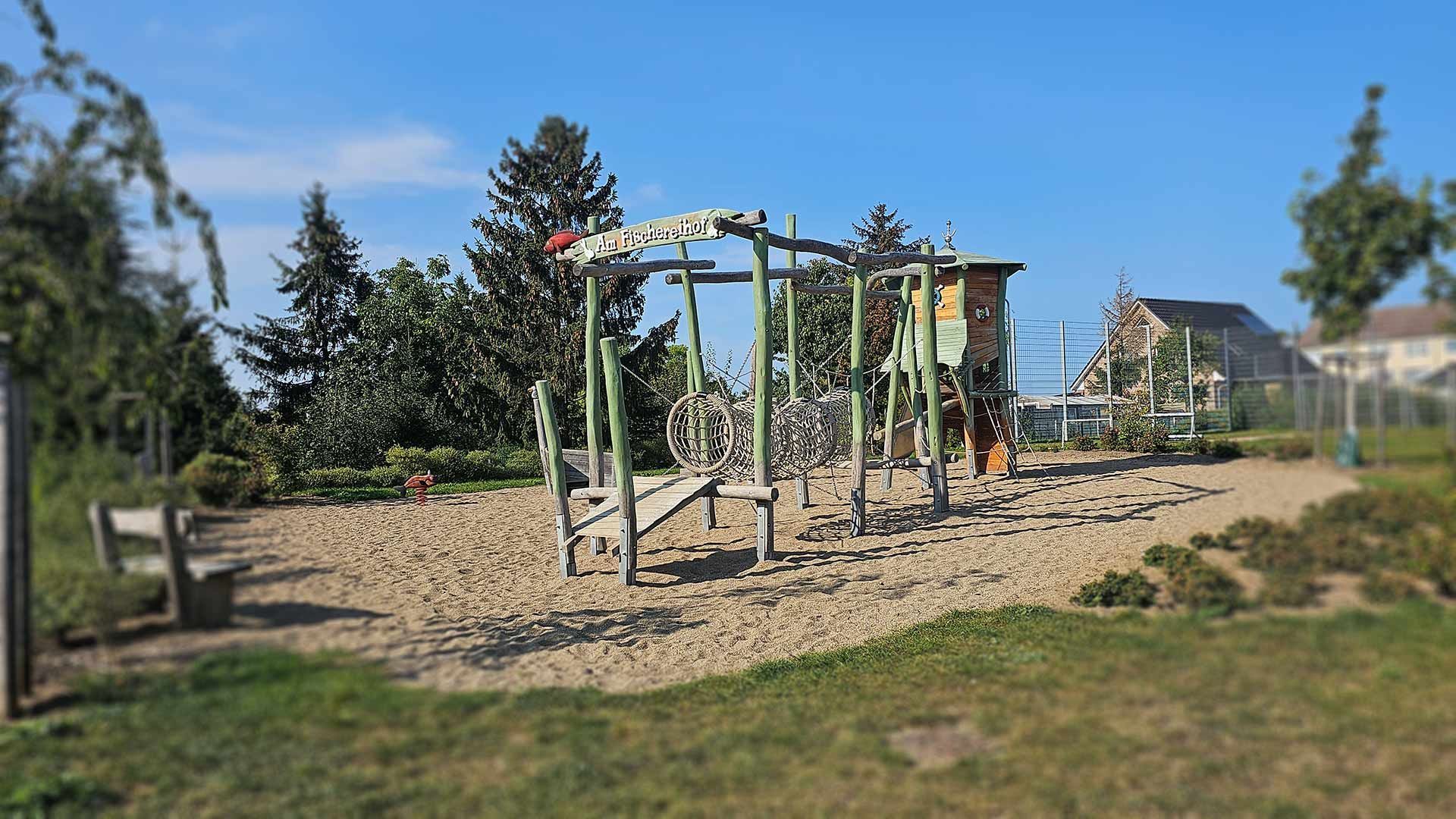 Spiel- und Sportplatzbau