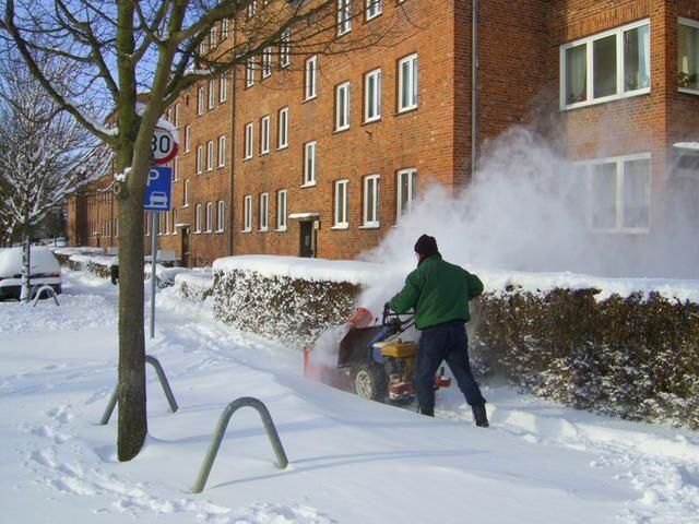 Grünflächen- & Sportplatzpflege