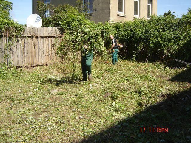 Grünflächen- & Sportplatzpflege