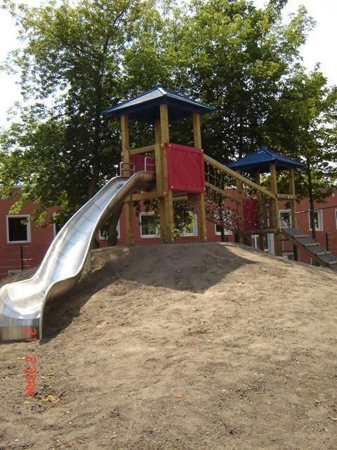 Spiel- und Sportplatzbau