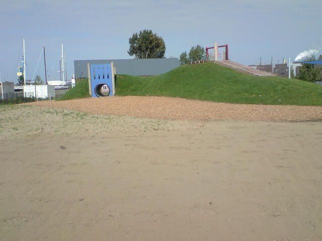 Spiel- und Sportplatzbau