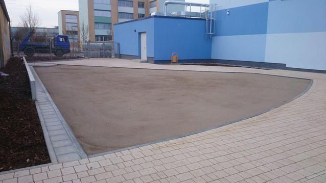 Spiel- und Sportplatzbau