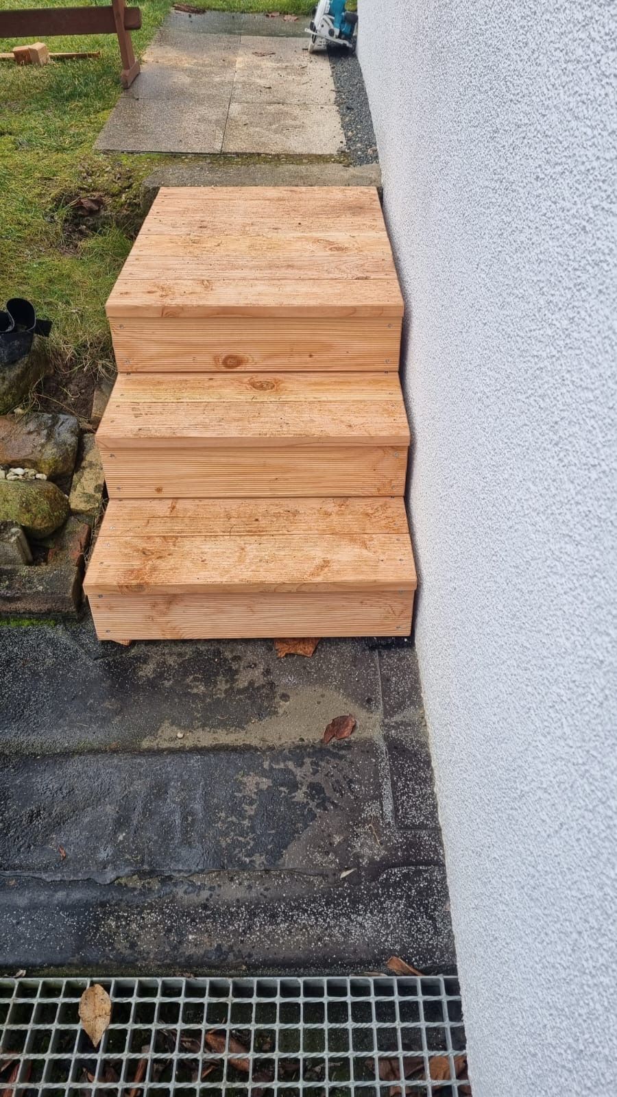 Allmann - Dach Fassade Abdichtung, Außentreppe aus Holz