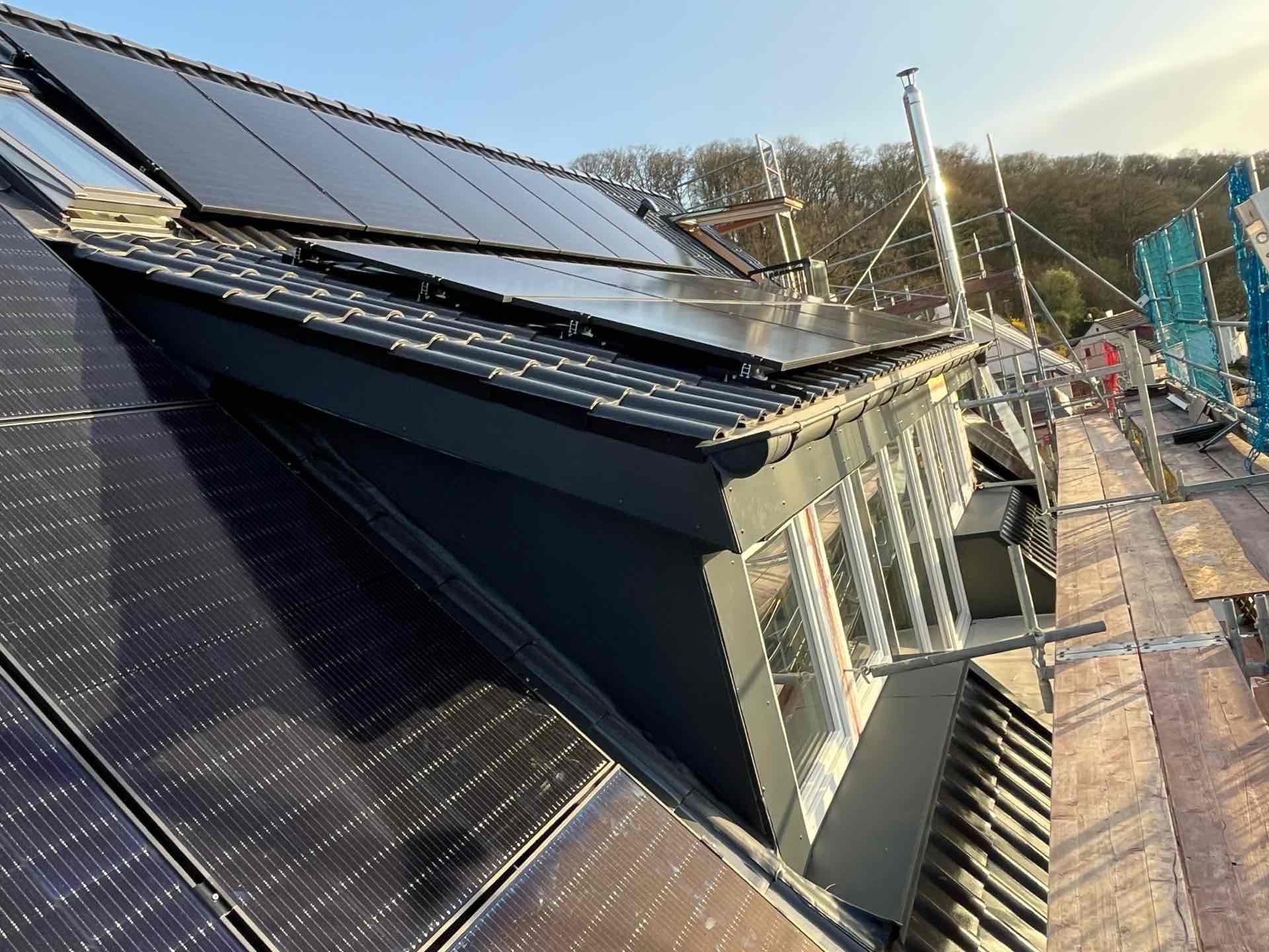 Allmann - Dach Fassade Abdichtung, Photovoltaikanlage Wohnhausdach
