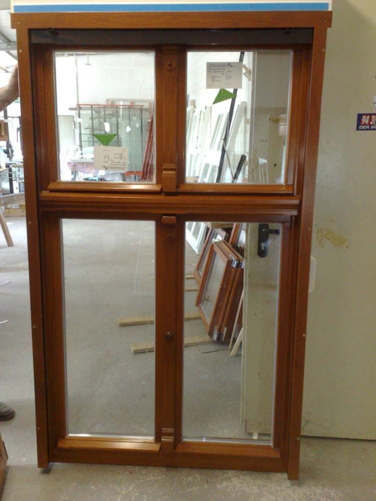 fenster mit holzrahmen