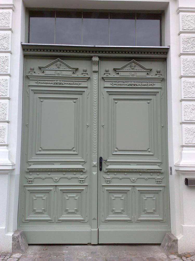 holztür im jugendstil