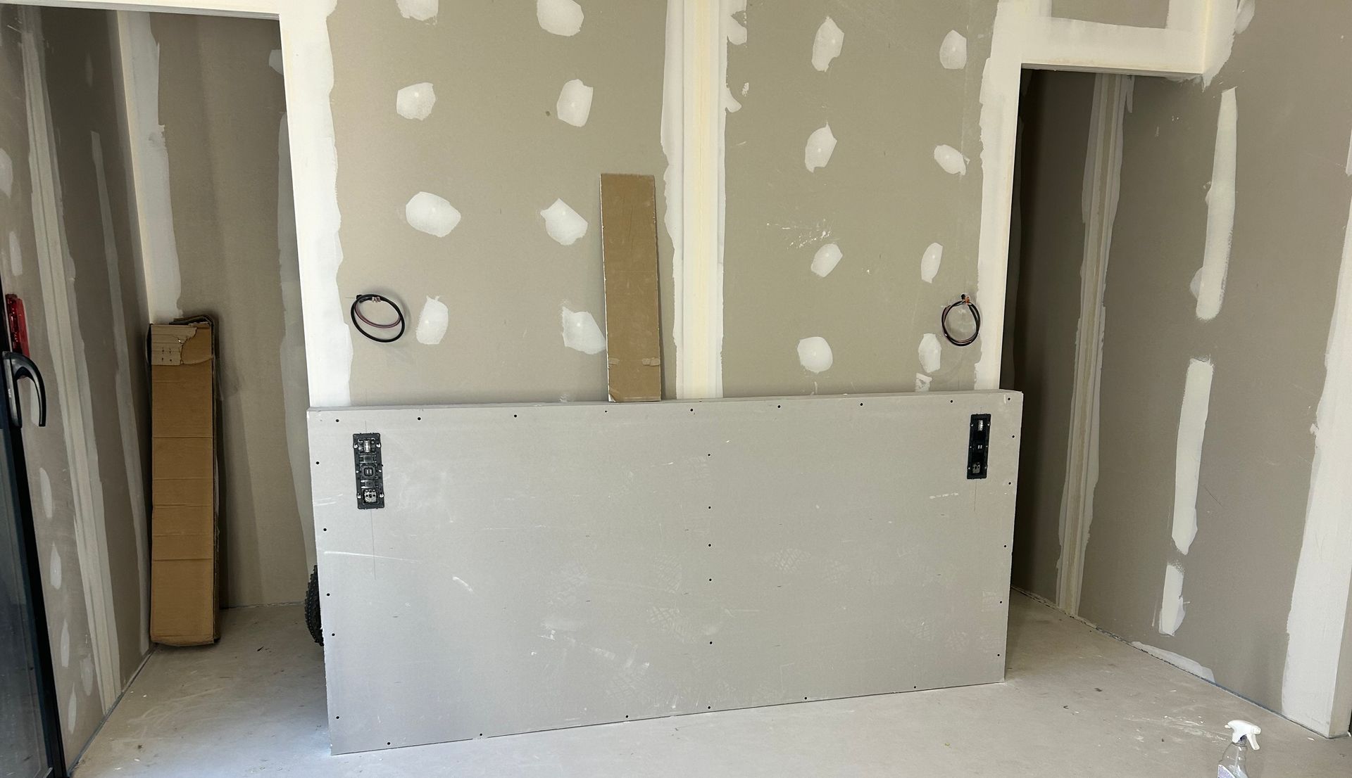 Construction d'une tête de lit en plaque de plâtre.