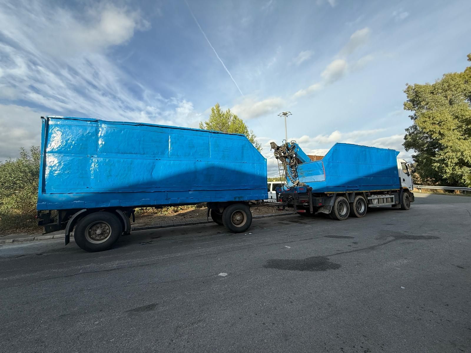 Tr&aacute;iler para servicios de transporte en C&aacute;diz