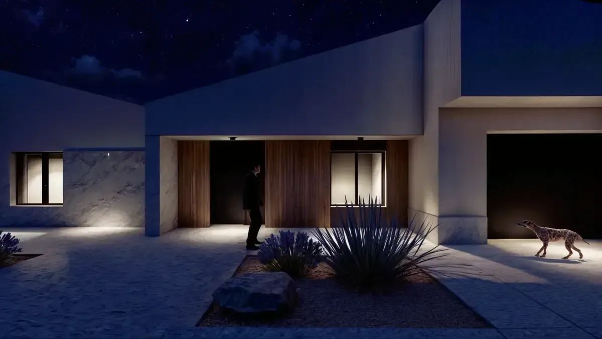 Escena nocturna: Exterior de una casa moderna. Una persona junto a una puerta de madera, un coyote frente al garaje. Paisaje desértico.