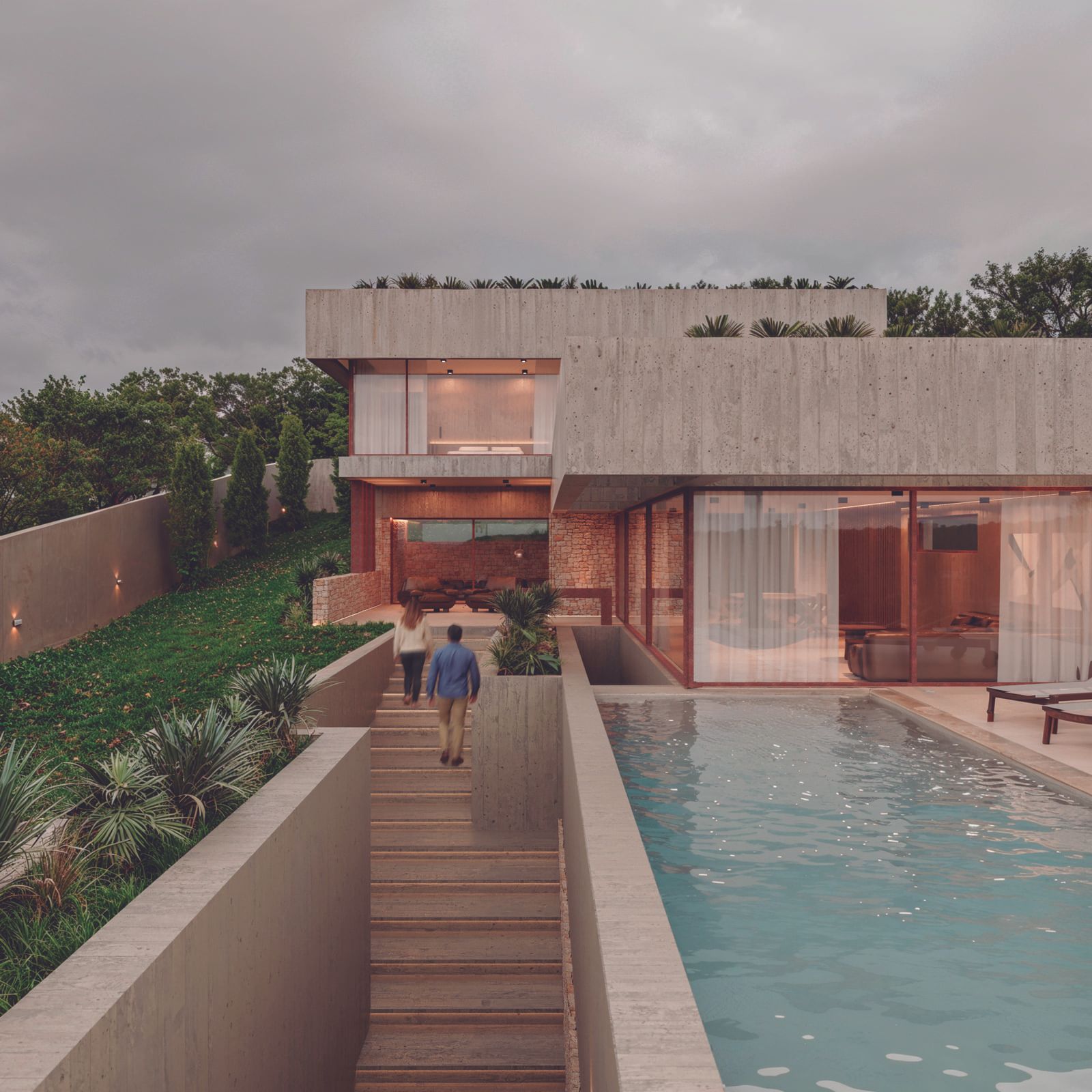 Casa moderna con piscina; dos personas suben las escaleras. Fachada de hormigón, ventanas de cristal y un cielo nublado.