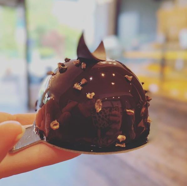 Sésame noir - boulangerie pâtisserie tea room - dôme chocolat