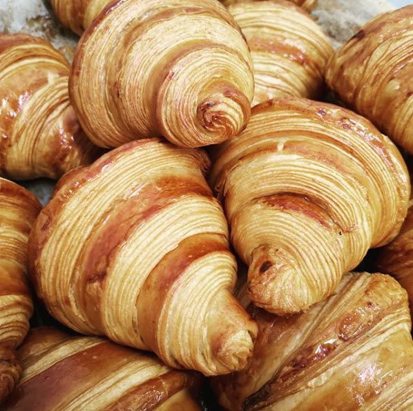 Sésame noir - boulangerie pâtisserie - croissants