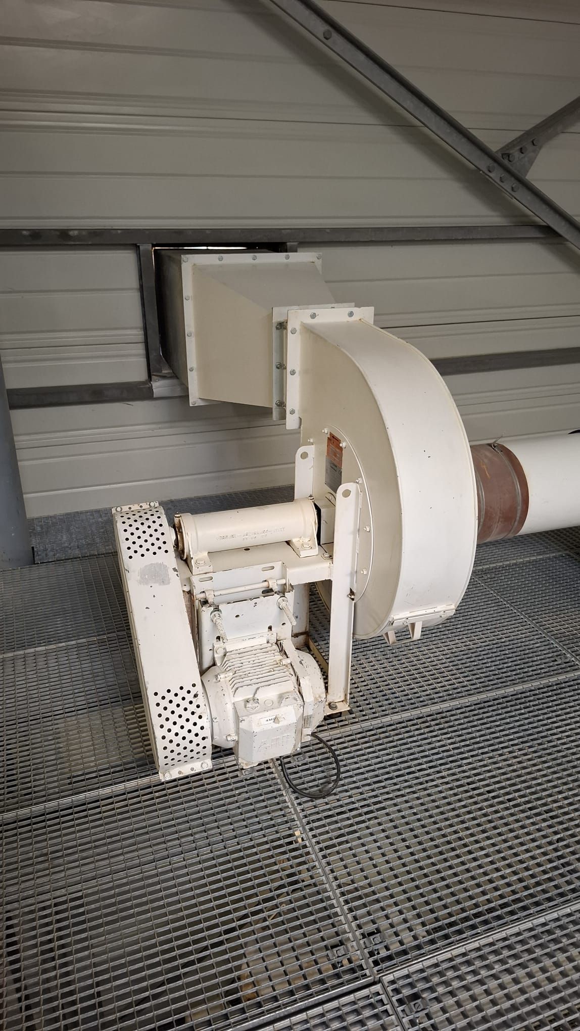 Salle intérieure des machines 002