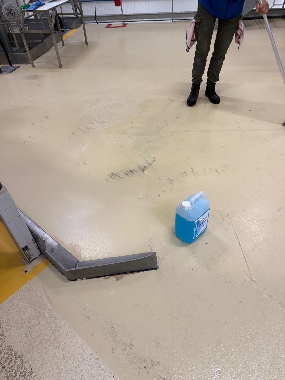 Nettoyage industriel intérieur sol 05