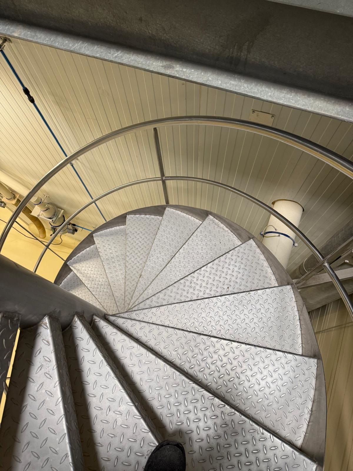 Nettoyage d’escalier métallique à Saint-Apollinaire (21850)