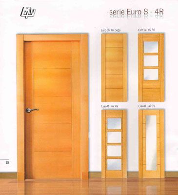 Una imagen de una puerta de madera con diferentes tipos de puertas.