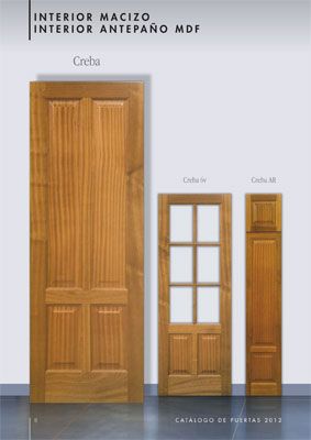 Una puerta de madera con la palabra interior escrita en ella.